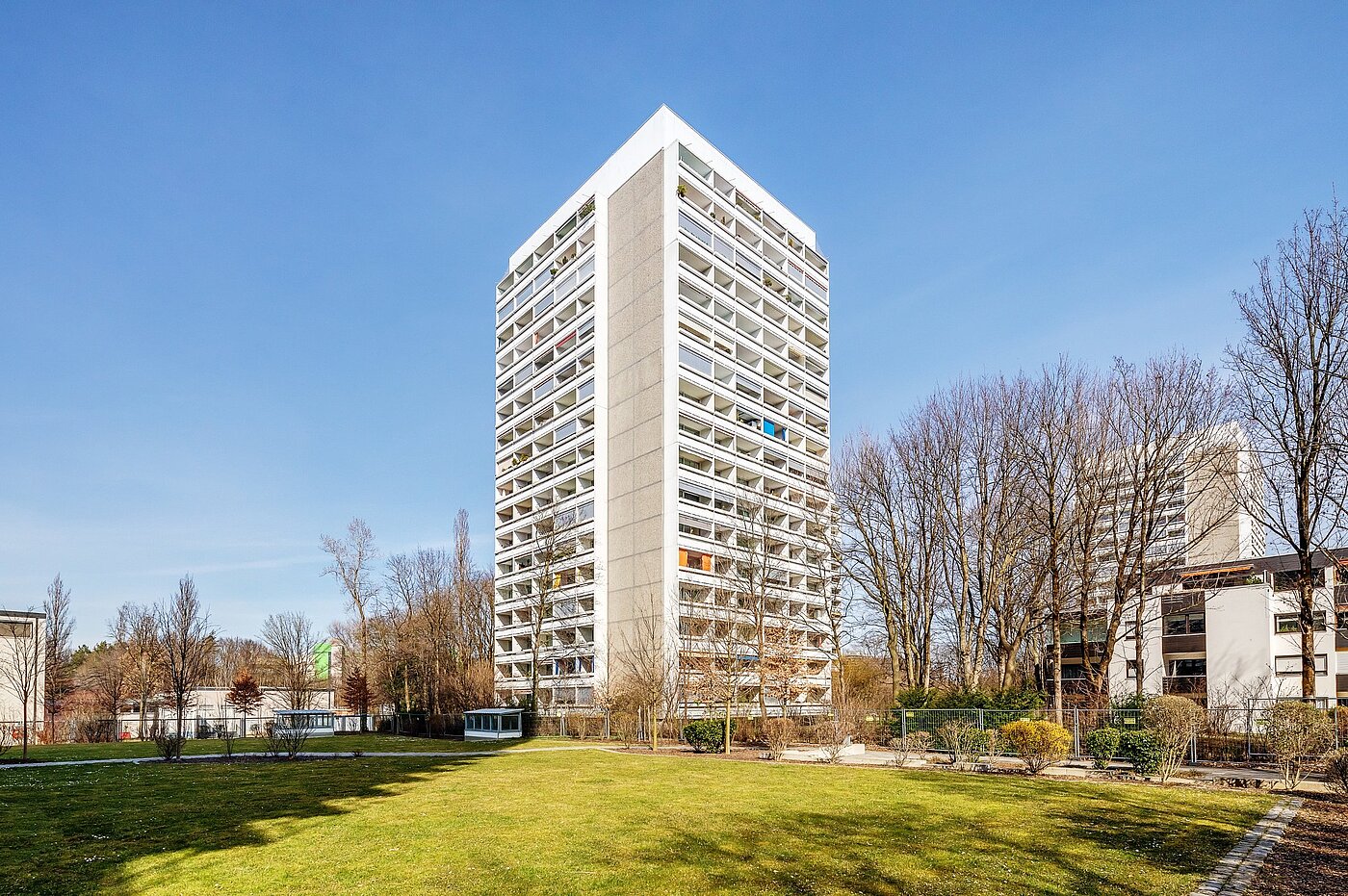 Apartment with 1 room | München-Bogenhausen | 2103ML6 | Umliegende Nachbarschaft
