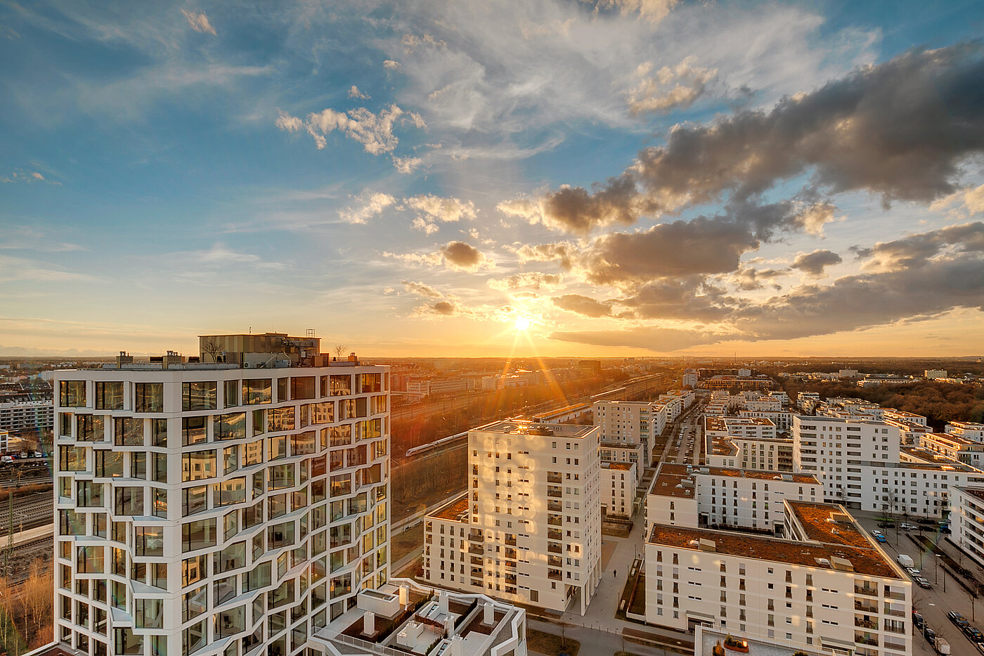 Apartment with 1.5 room | München-Neuhausen | 70179 | ...Abendstimmung am FRIENDS TOWER