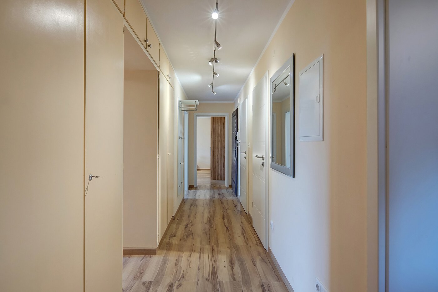 Apartment with 4 room | München-Aubing | 70276 | Flur