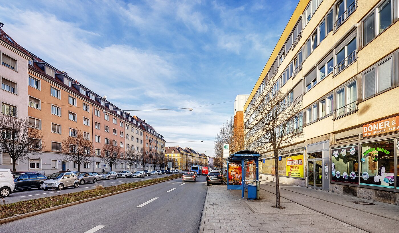 Apartment with 1.5 room | München-Au | 2112ML2 | Bushaltestelle vor der Tür