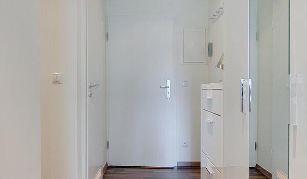 Ground floor apartment with 4 room | München-Neuhausen | 70471 | Flur mit viel Stauraum