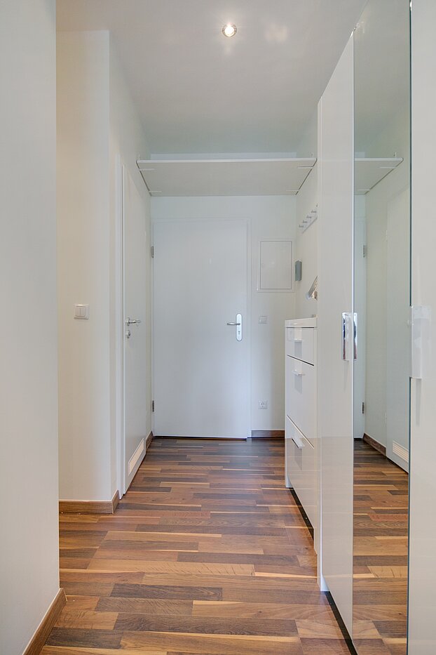 Ground floor apartment with 4 room | München-Neuhausen | 70471 | Flur mit viel Stauraum