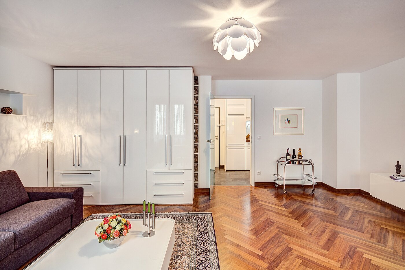 Apartment with 1 room | München-Schwabing | 2207ML10 | Blick zur Diele
