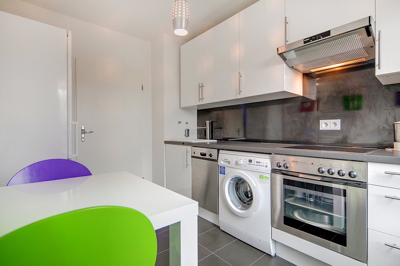 Apartment with 2 room | München-Sendling | 2106ML2 | ...mit kleinem Esstisch