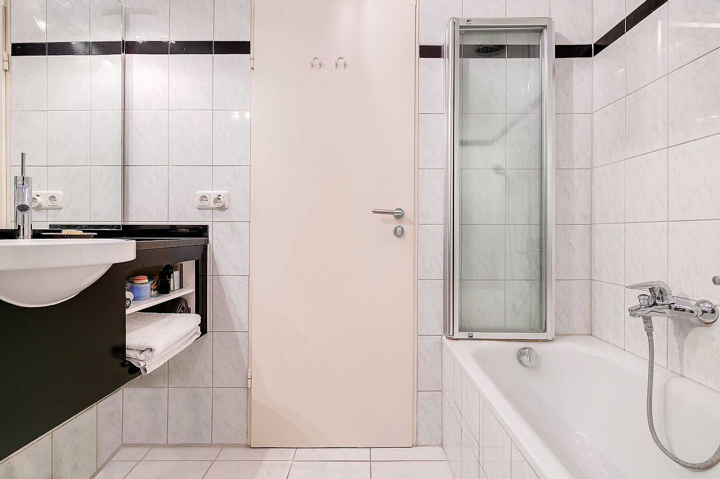 Apartment with 2 room | München-Schwabing | 2004ML1 | mit Badewanne