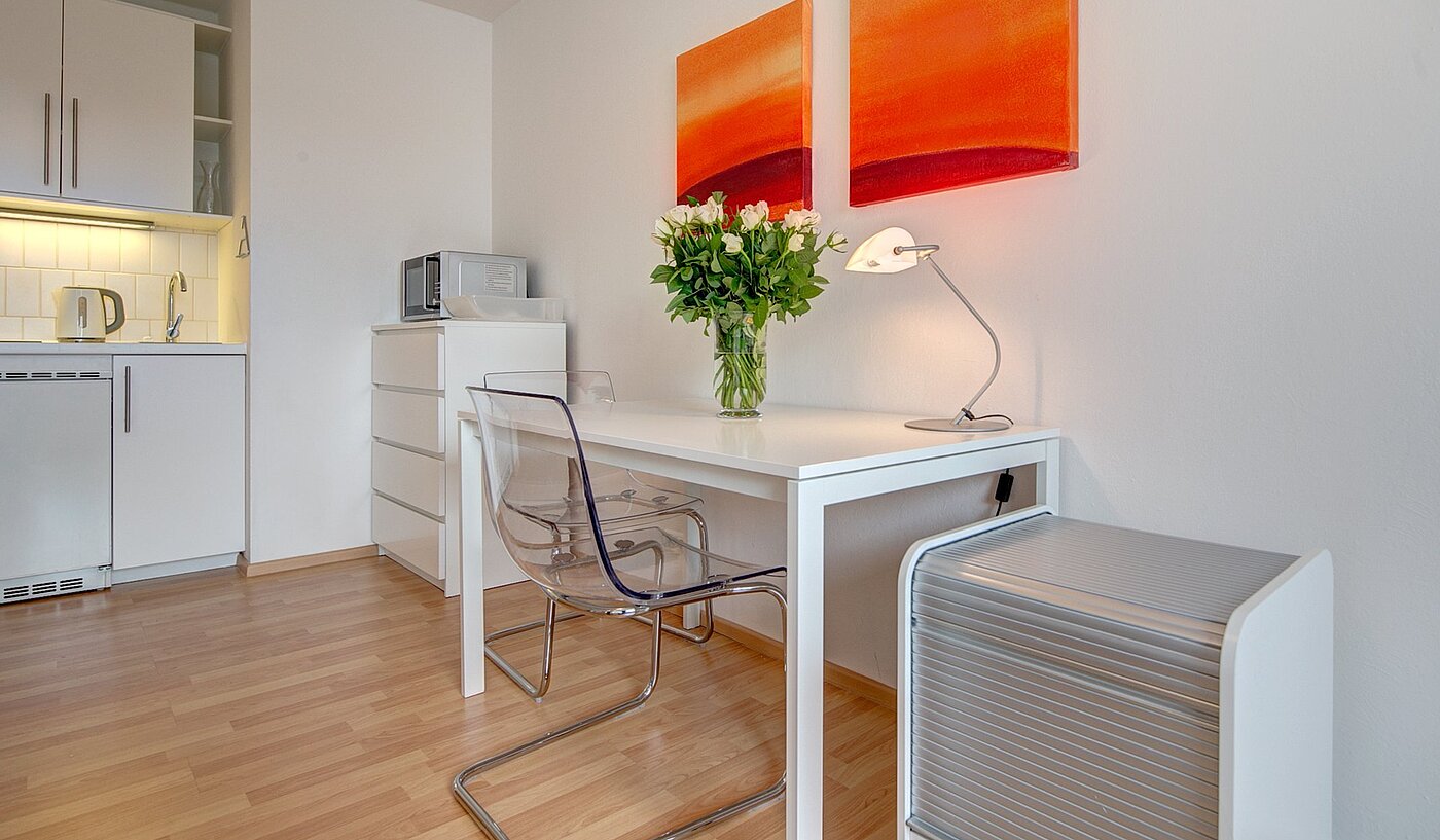 Ground floor apartment with 1 room | München-Isarvorstadt | 1908ML5 | Schreibtisch-Beispiel