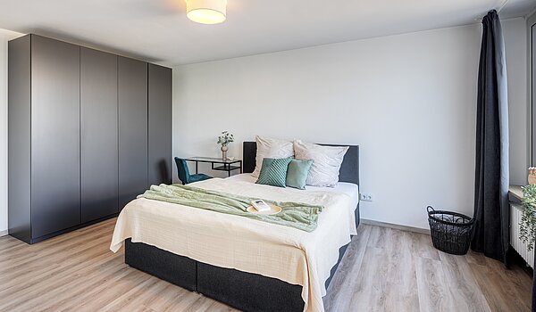 Terrassenwohnung with 3.5 room | München-Berg am Laim | 704511 | Schlafzimmer I