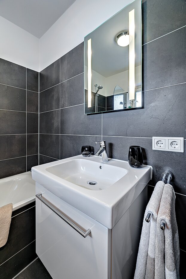 Apartment with 1 room | München-Solln | 70137 | Bad mit Wanne