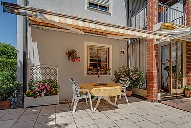 Untermenzing: Wonderful 3-room ground floor apartment with private garden