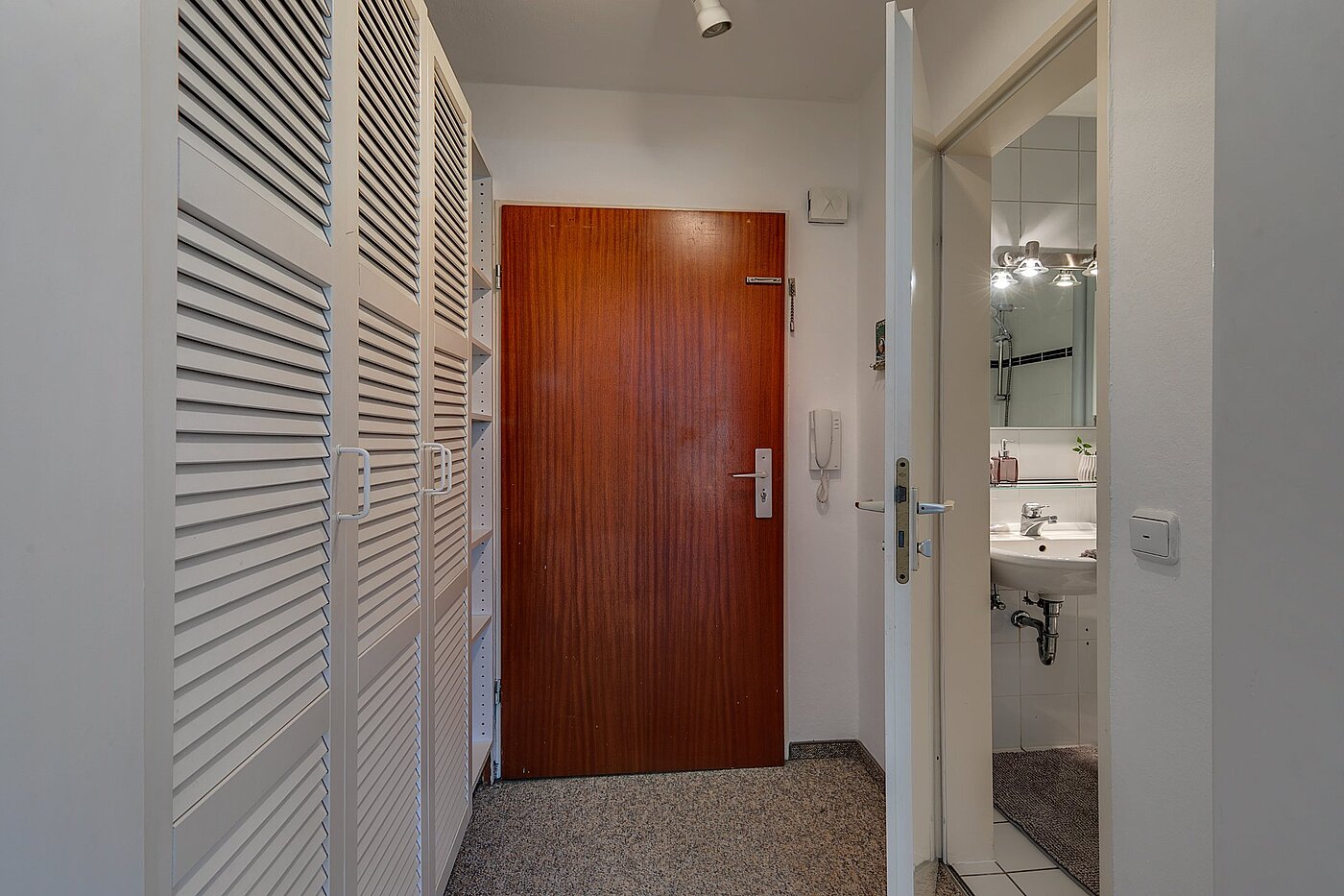 Apartment with 1 room | München-Englschalking | 1907ML2 | Stauraum in der Diele