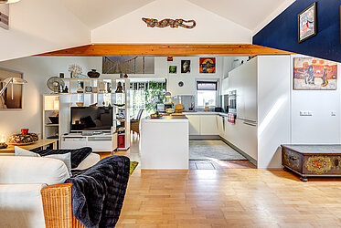 Eching: Stylish attic apartment with balcony – available shortly