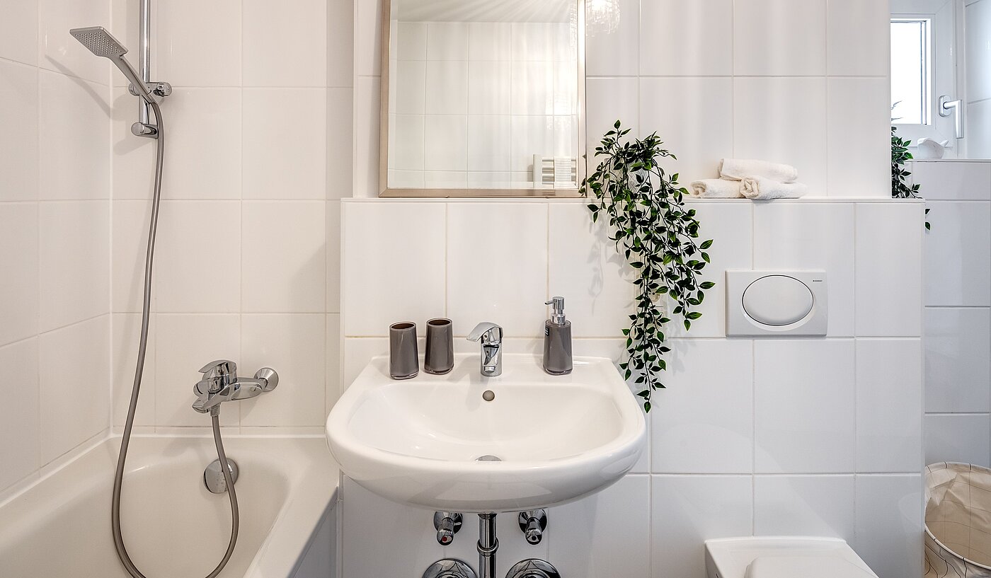 Apartment with 2.5 room | München-Schwanthalerhöhe | 2210ML2 | ...mit Wanne und Tageslicht