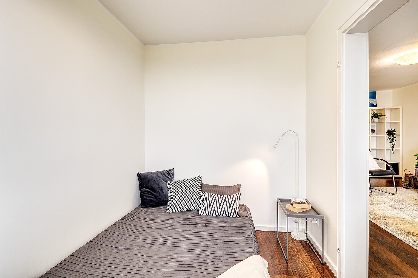 Apartment with 2 room | München-Bogenhausen | 2206ML3 | ...das Schlafzimmer