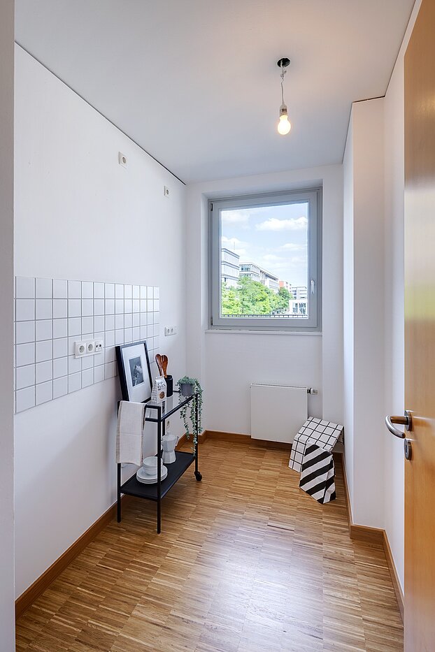 Apartment with 2 room | München-Schwanthalerhöhe | 2206ML11 | Blick in die Küche...