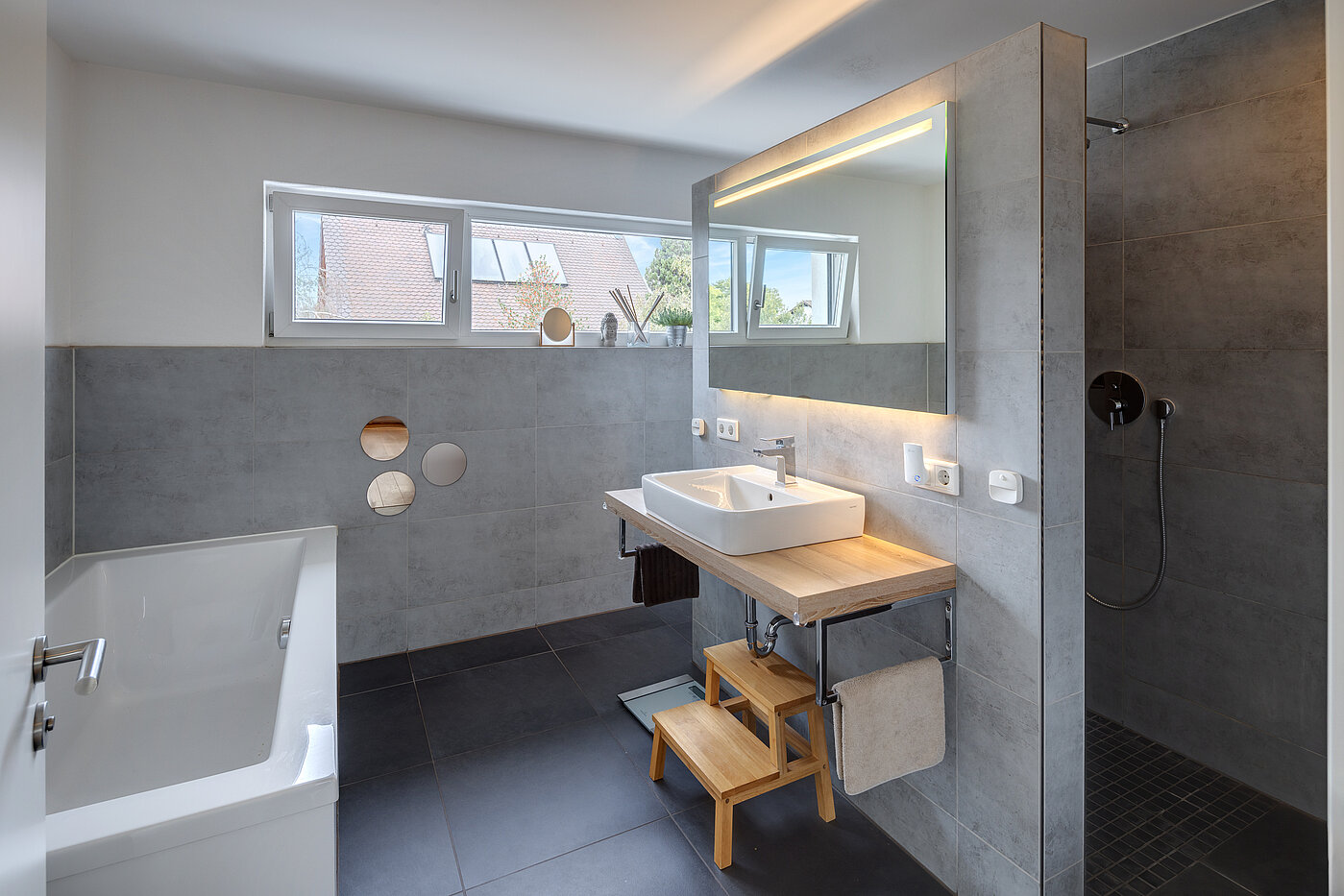 Semi-detached House with 5 room | München-Aubing | 70162 | Bad mit Badewanne...