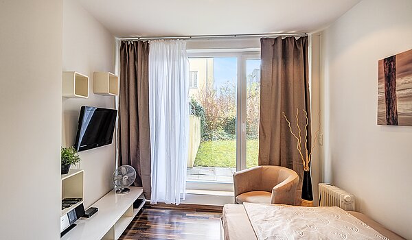 Ground floor apartment with 4 room | München-Neuhausen | 70471 | Apartment 1 Wohn- und...