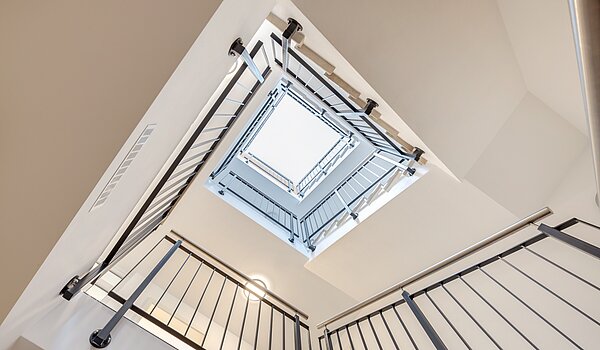 Special property with 8 room | 70406 | Treppenhaus Gewerbe