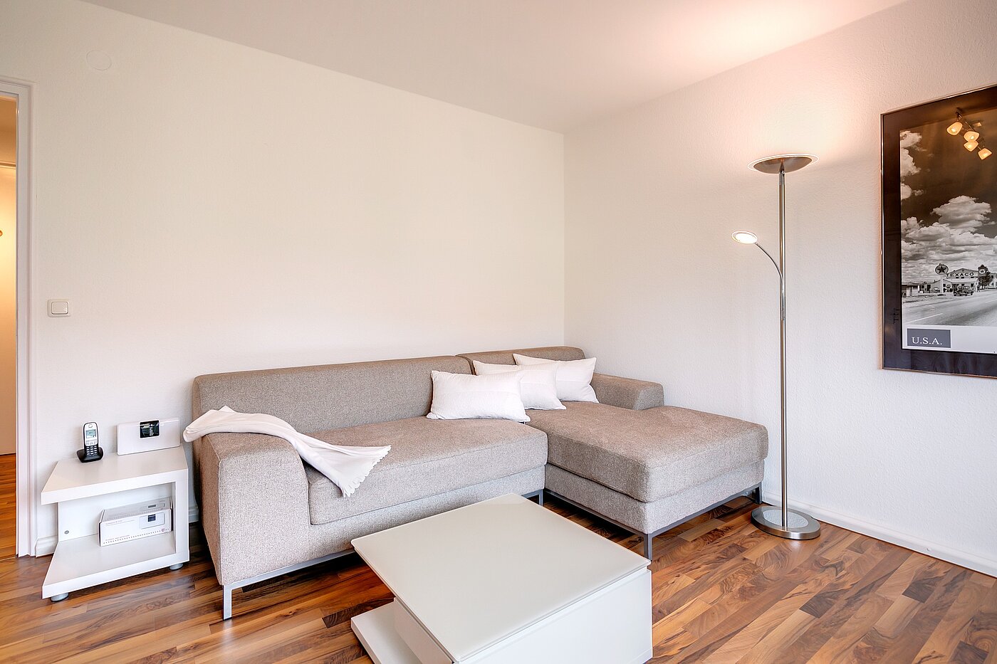 Apartment with 2 room | München-Schwabing | 70096 | Helles Wohnzimmer