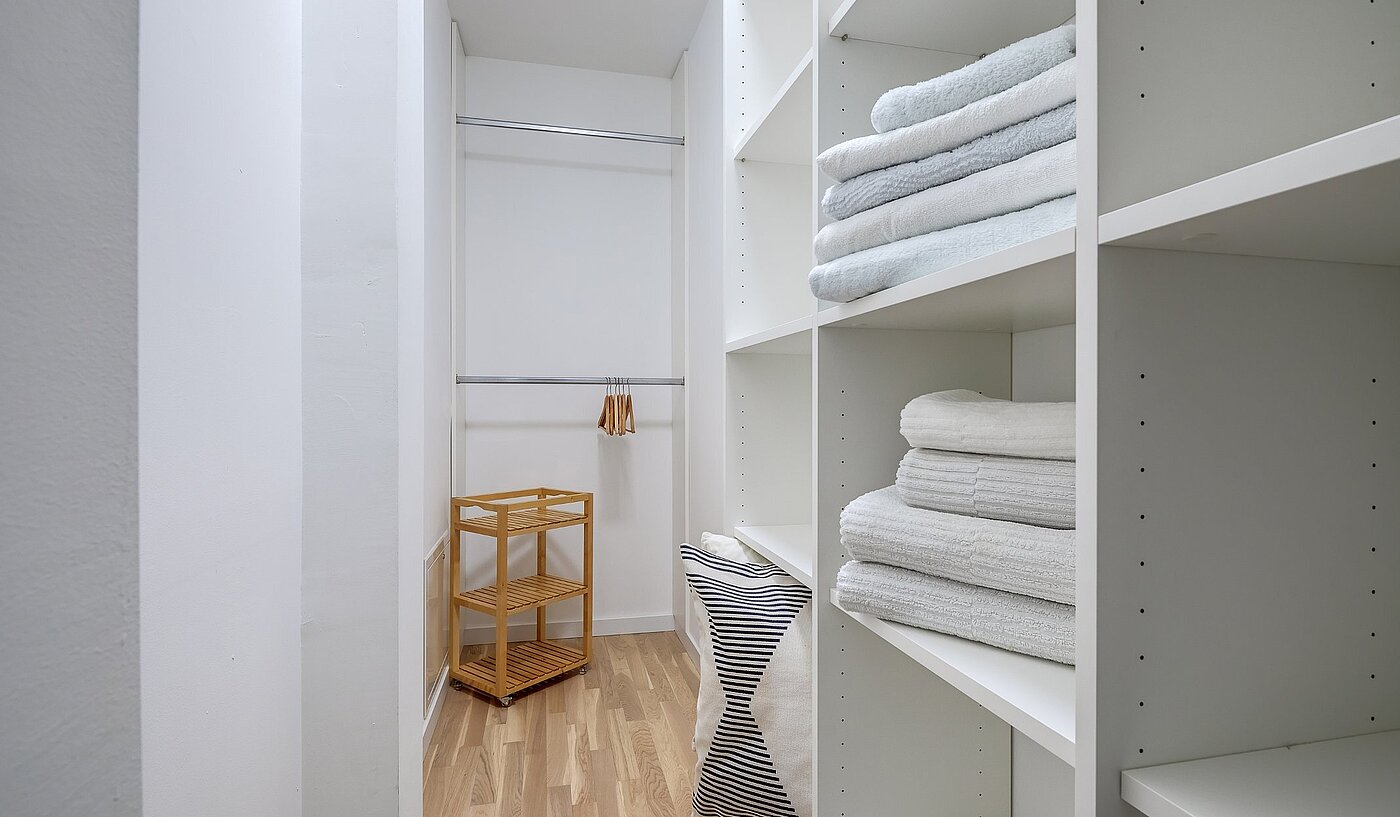 Apartment with 1.5 room | München-Bogenhausen | 1904ML6 | ...verstecktem Stauraum.