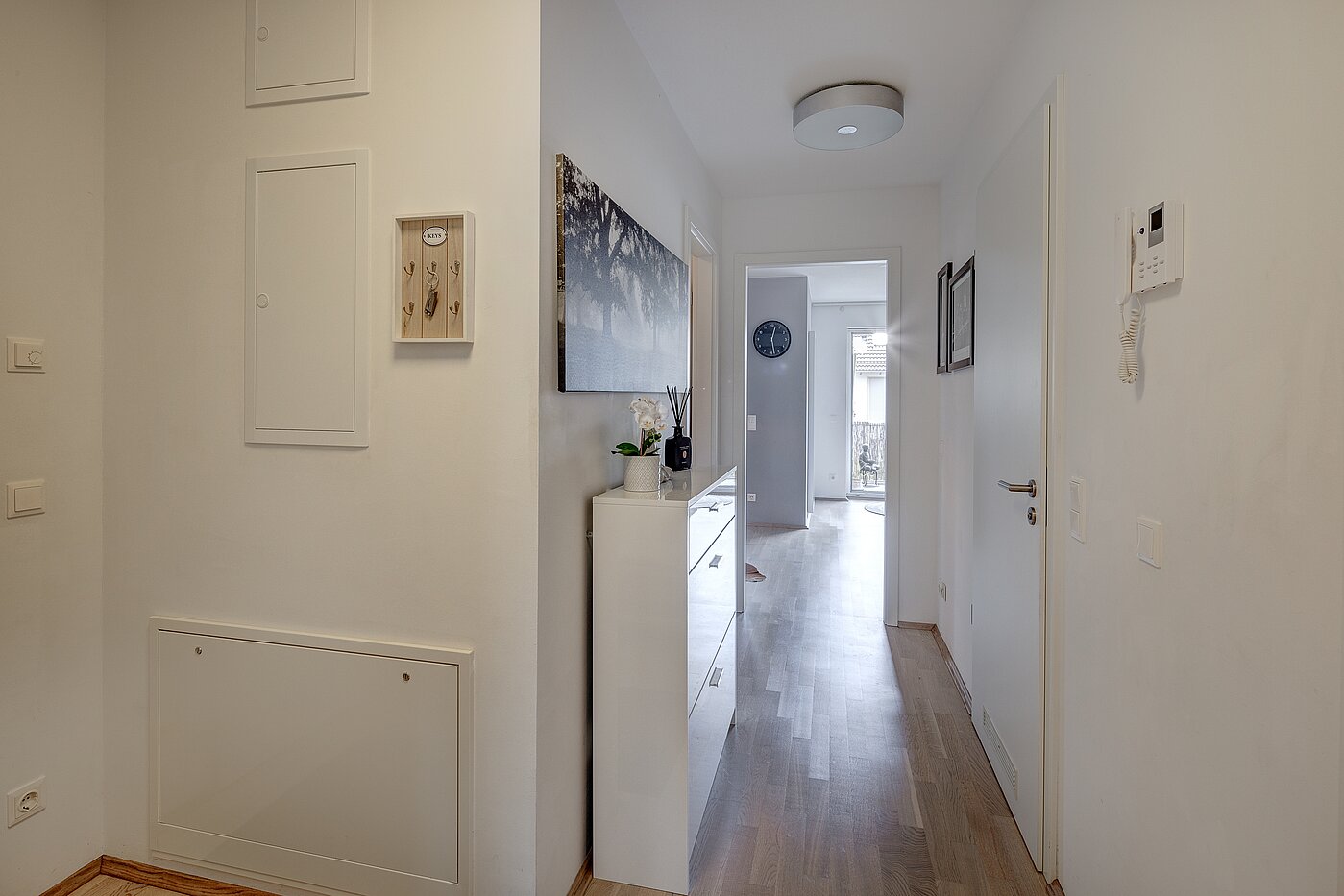 Apartment with 3 room | 70483 | geräumiger Flur