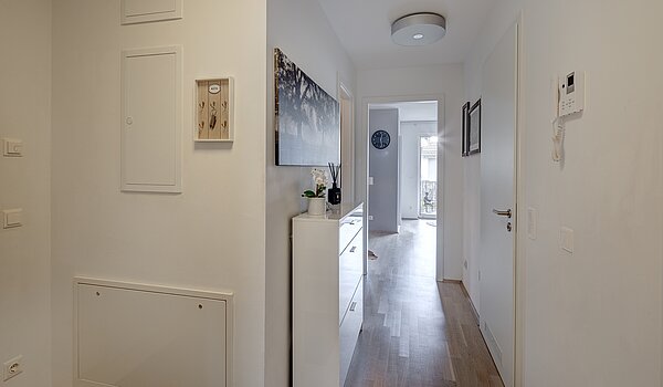 Apartment with 3 room | 70483 | geräumiger Flur