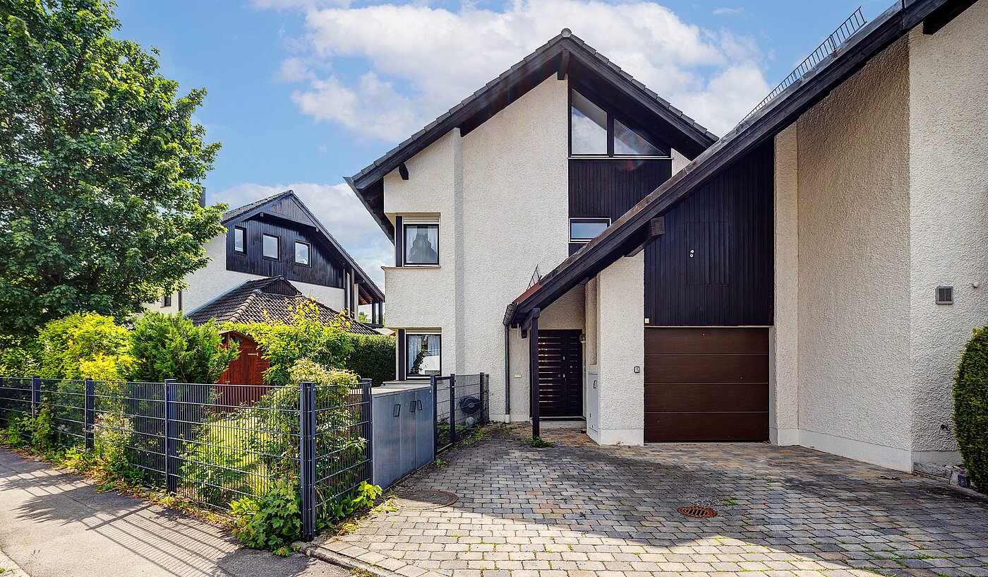 Corner townhouse with 6 room | Germering | 70033 | Eingangsbereich mit Garage