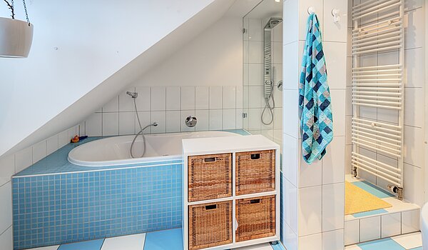 Apartment with 5 room | München-Neuhausen | 70140 | ...Wanne und Dusche