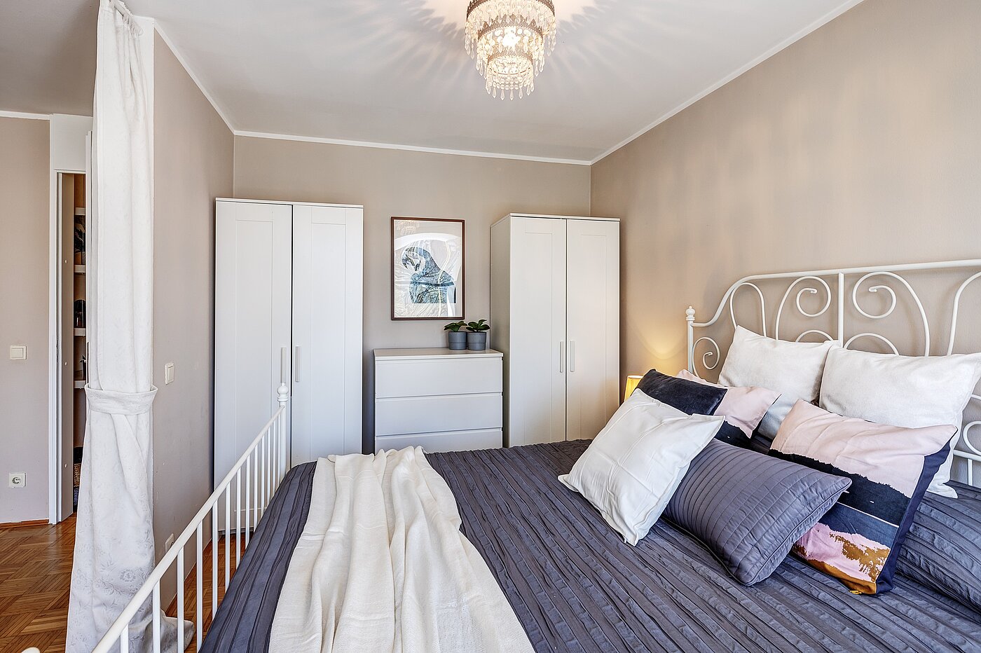 Apartment with 1.5 room | München-Bogenhausen | 2203ML2 | ...mit reichlich Staufläche...