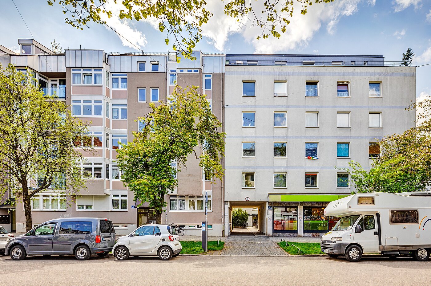 Apartment with 2.5 room | München-Nymphenburg | 2204ML61 | Ansicht von der Straße