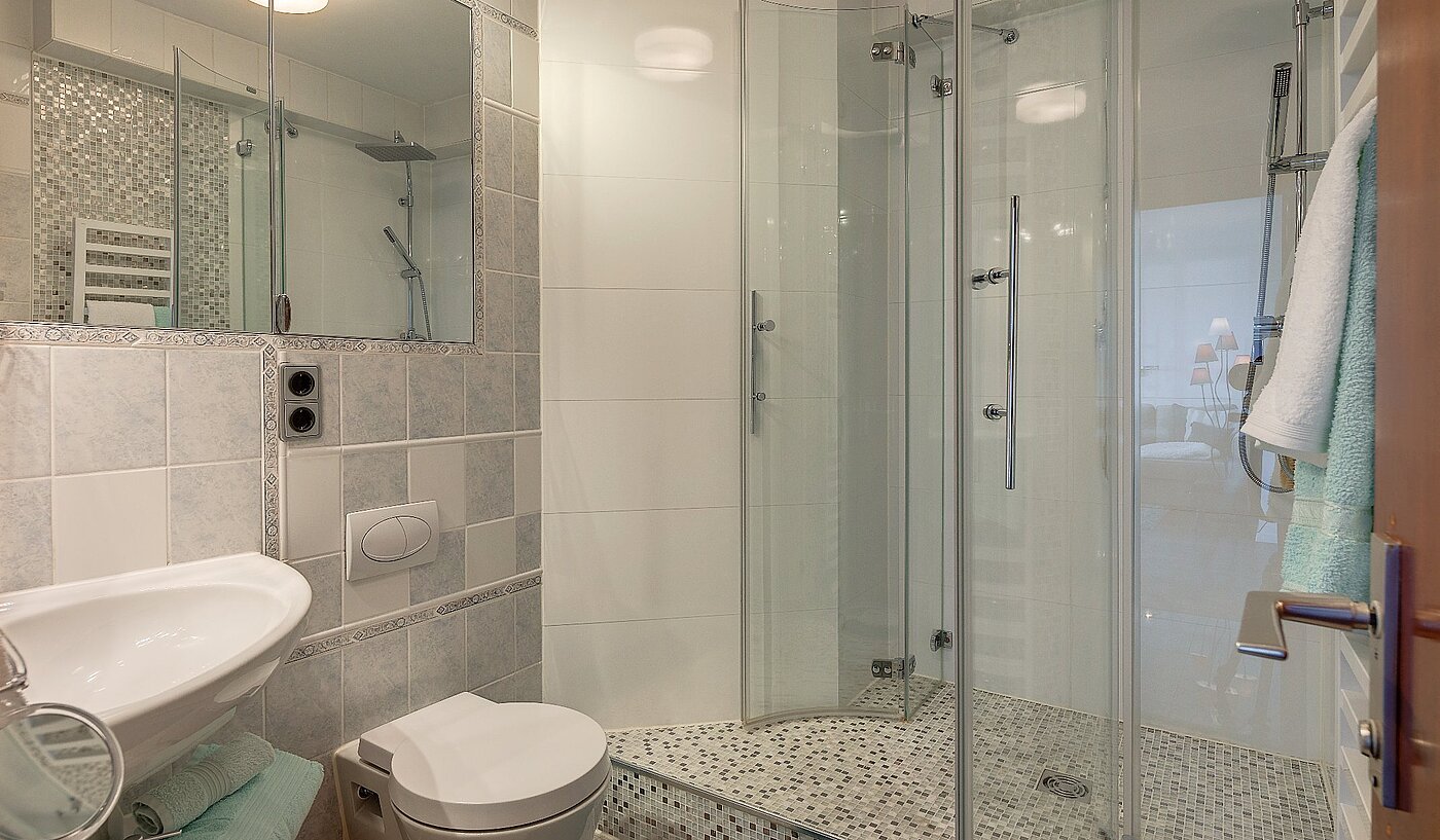 Apartment with 1.5 room | München-Neuhausen | 1807ML3 | Modernes Bad mit großer Dusche