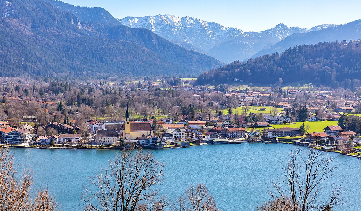 Mehrfamilienhaus with 11 room | Rottach-Egern | 70215 | Blick auf die Bucht...