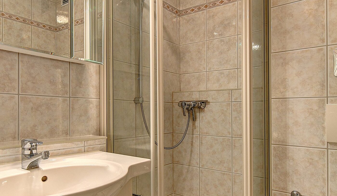 Apartment with 2 room | Unterschleißheim | 1711ML1 | Duschbad