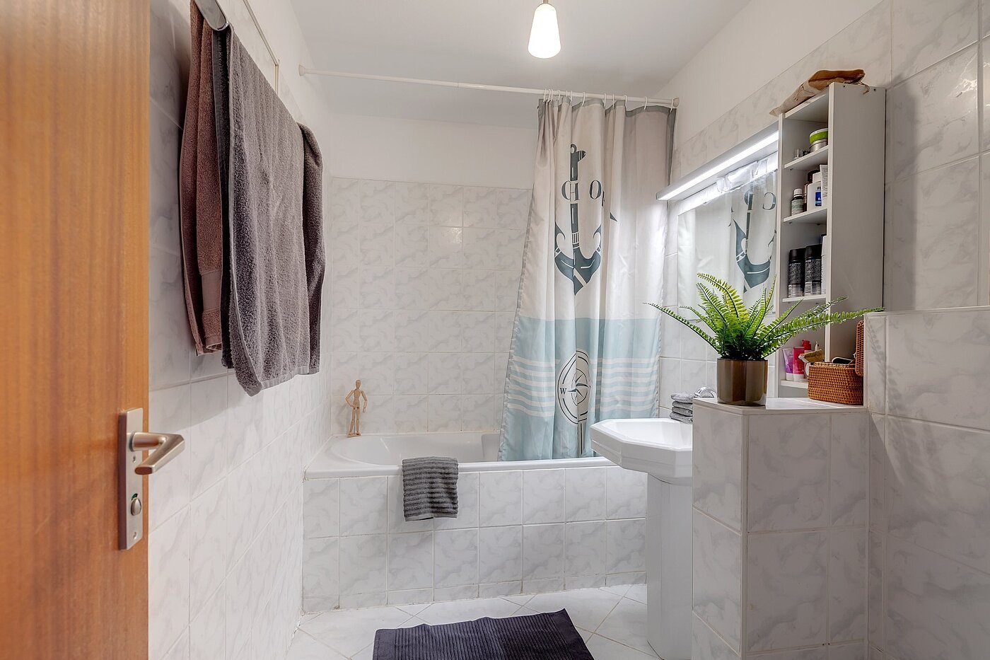 Apartment with 2 room | München-Neuhausen | 2003ML5 | Ansprechendes Bad