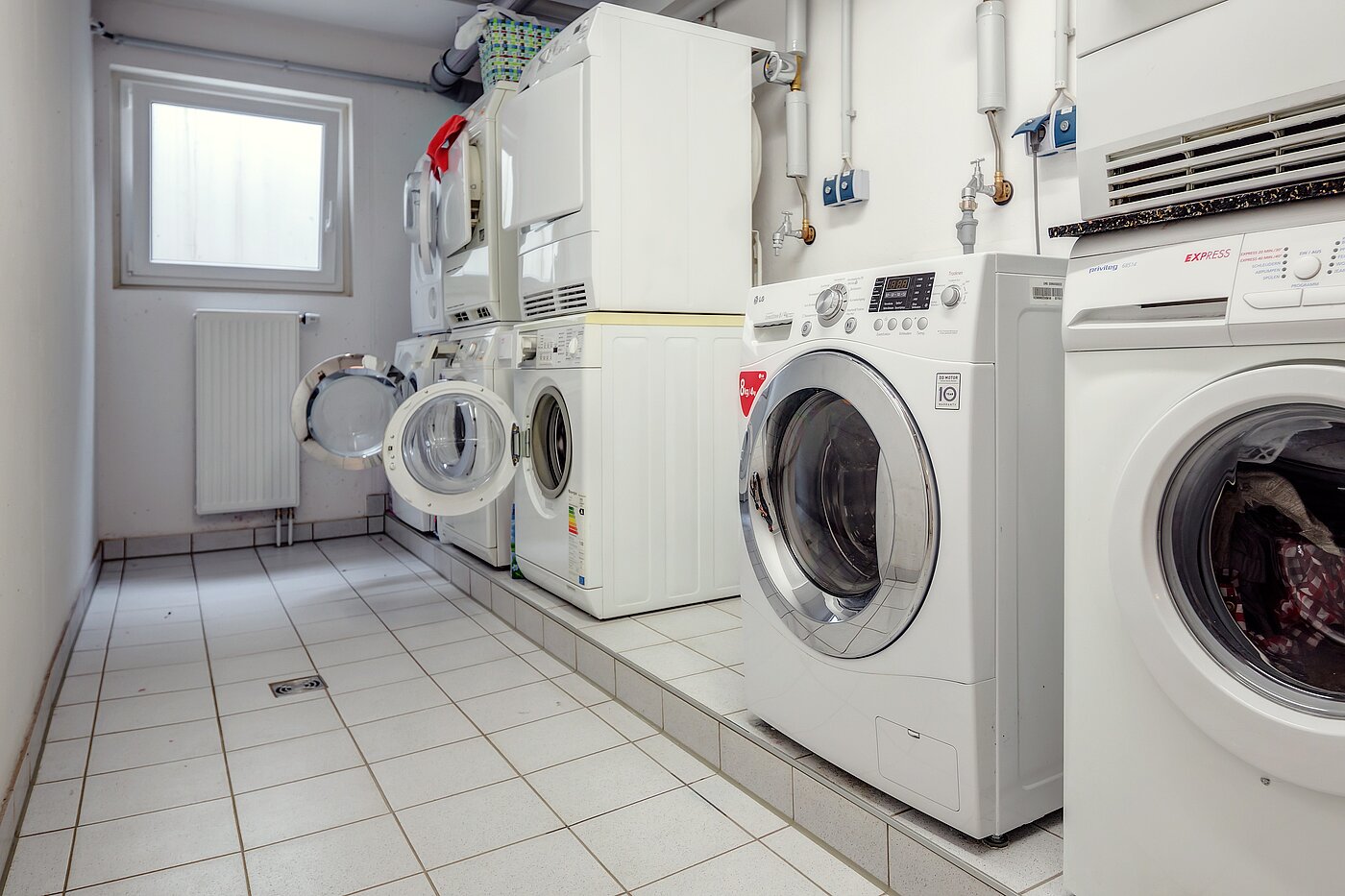 Apartment with 4 room | München-Forstenried | 2209ML6 | Waschen im Gemeinschaftskeller