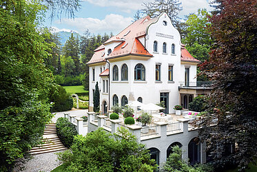 Reutlingen: Wilhelminian style villa - living in the park