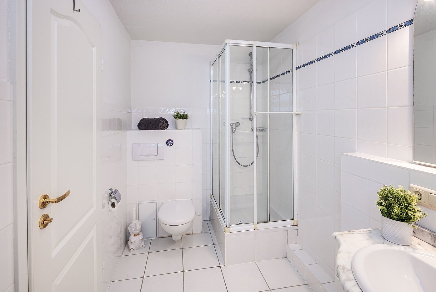 Semi-detached House with 5 room | München-Trudering | 70269 | ...Duschbad