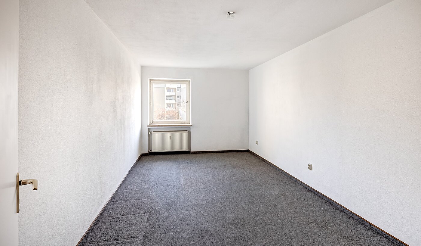 Apartment with 2 room | München-Freimann | 70158 | Geräumiges Schlafzimmer...