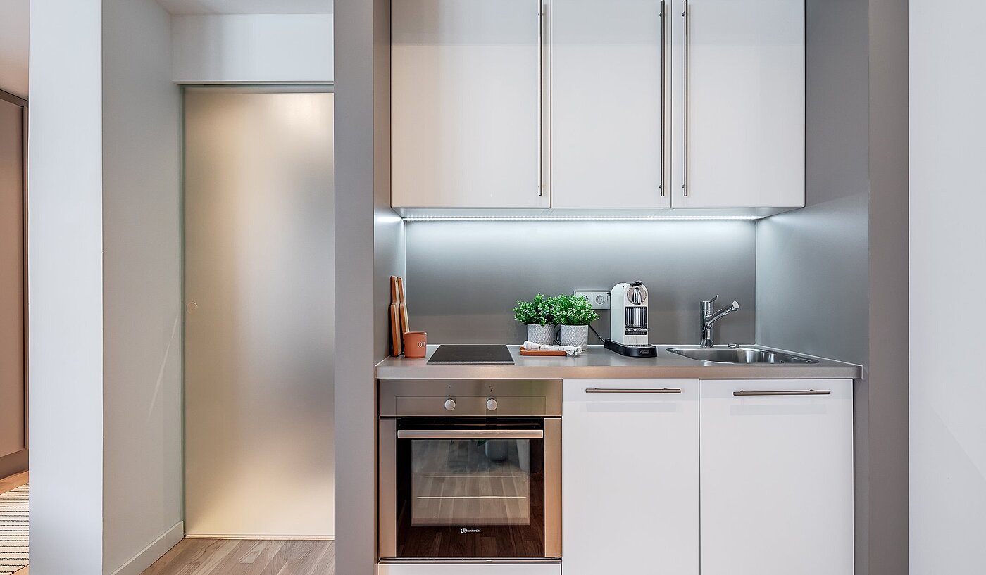 Apartment with 1.5 room | München-Bogenhausen | 1904ML6 | Moderne Kitchenette mit...