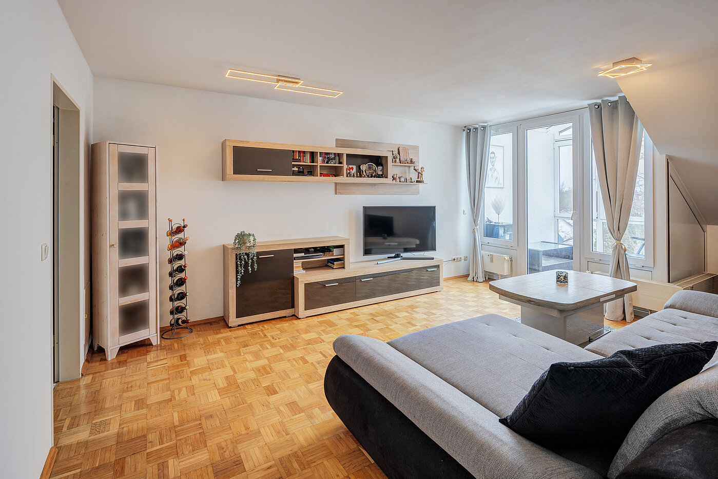 Apartment with 2 room | Poing | 70373 | Ansprechender Wohnbereich...