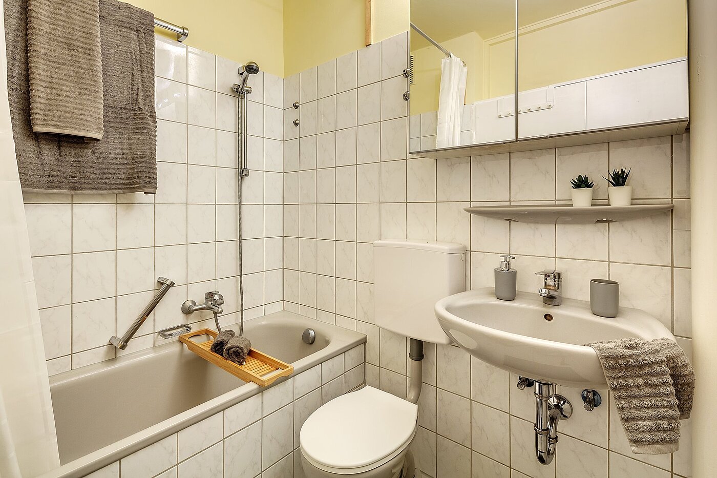 Apartment with 1 room | München-Haidhausen | 2001ML3 | Bad mit Wanne