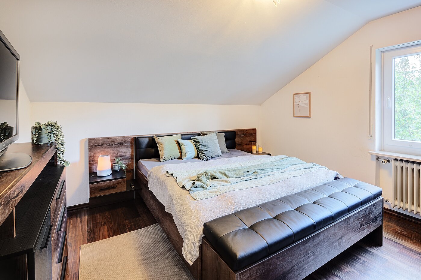 Attic Apartment with 3 room | Karlsfeld | 70217 | Schlafzimmer mit...