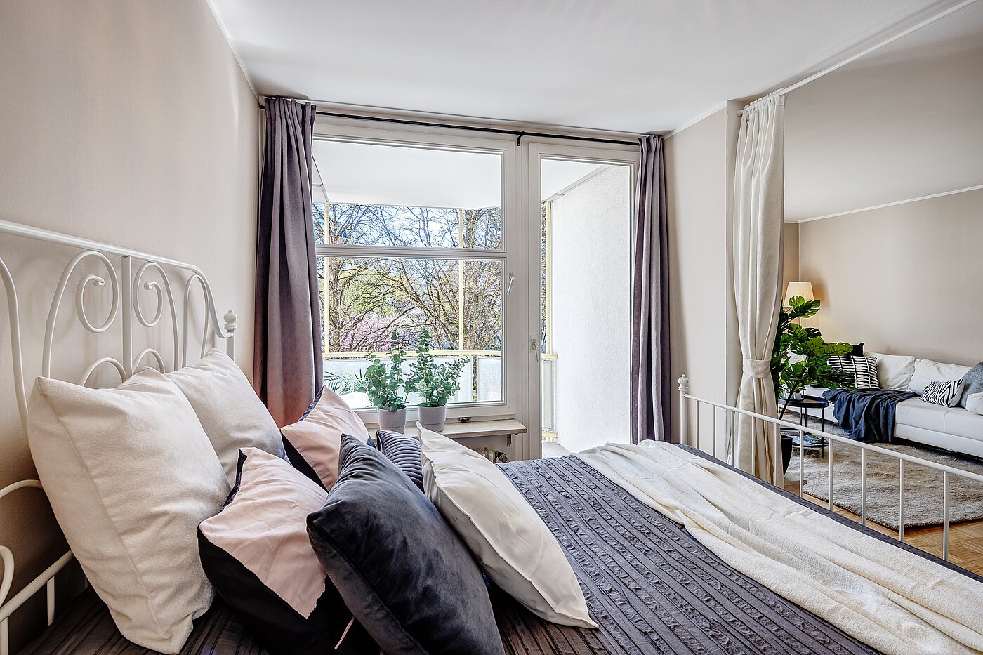 Apartment with 1.5 room | München-Bogenhausen | 2203ML2 | ...und Zugang zum Balkon