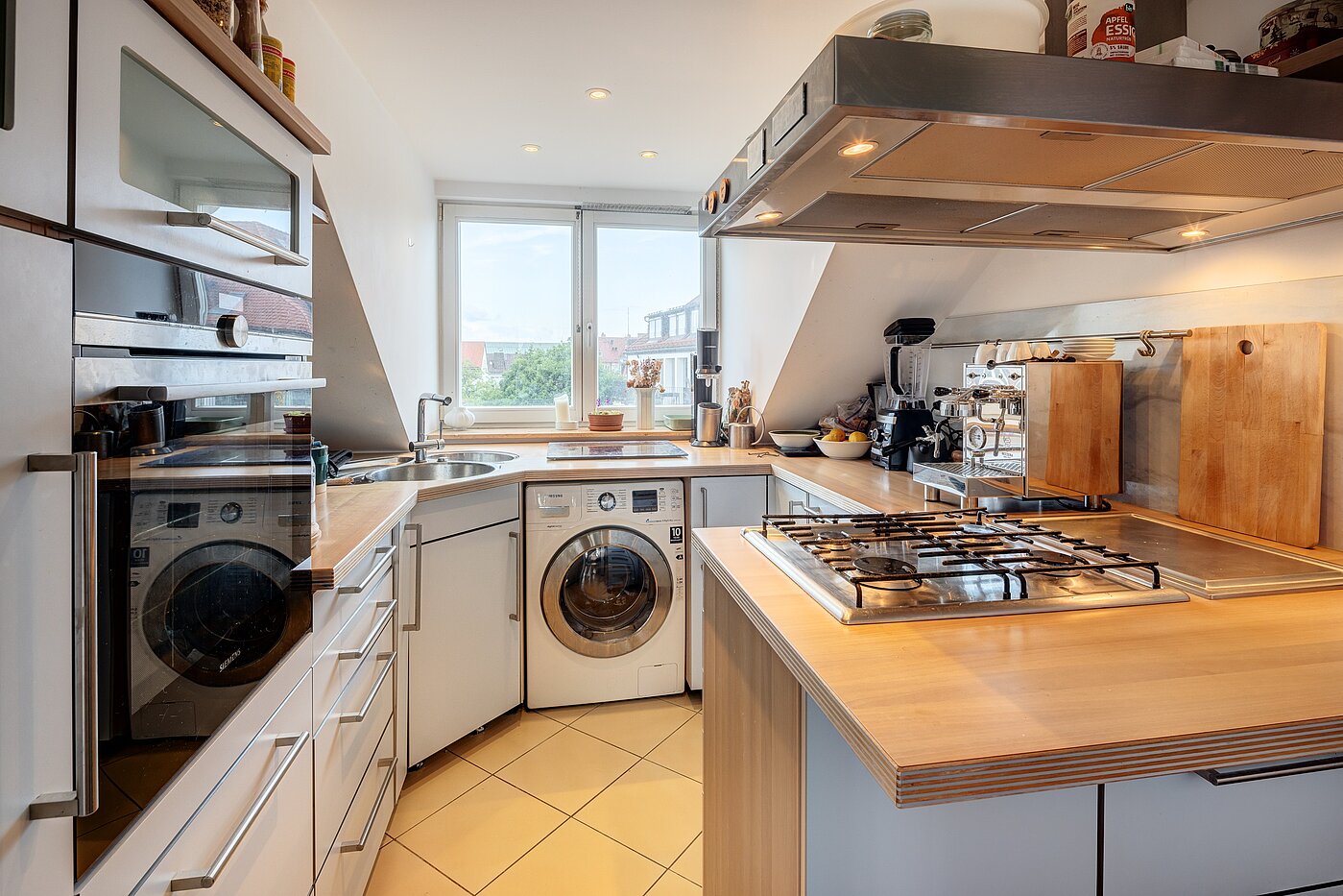 Apartment with 5 room | München-Neuhausen | 70140 | Separate Küche