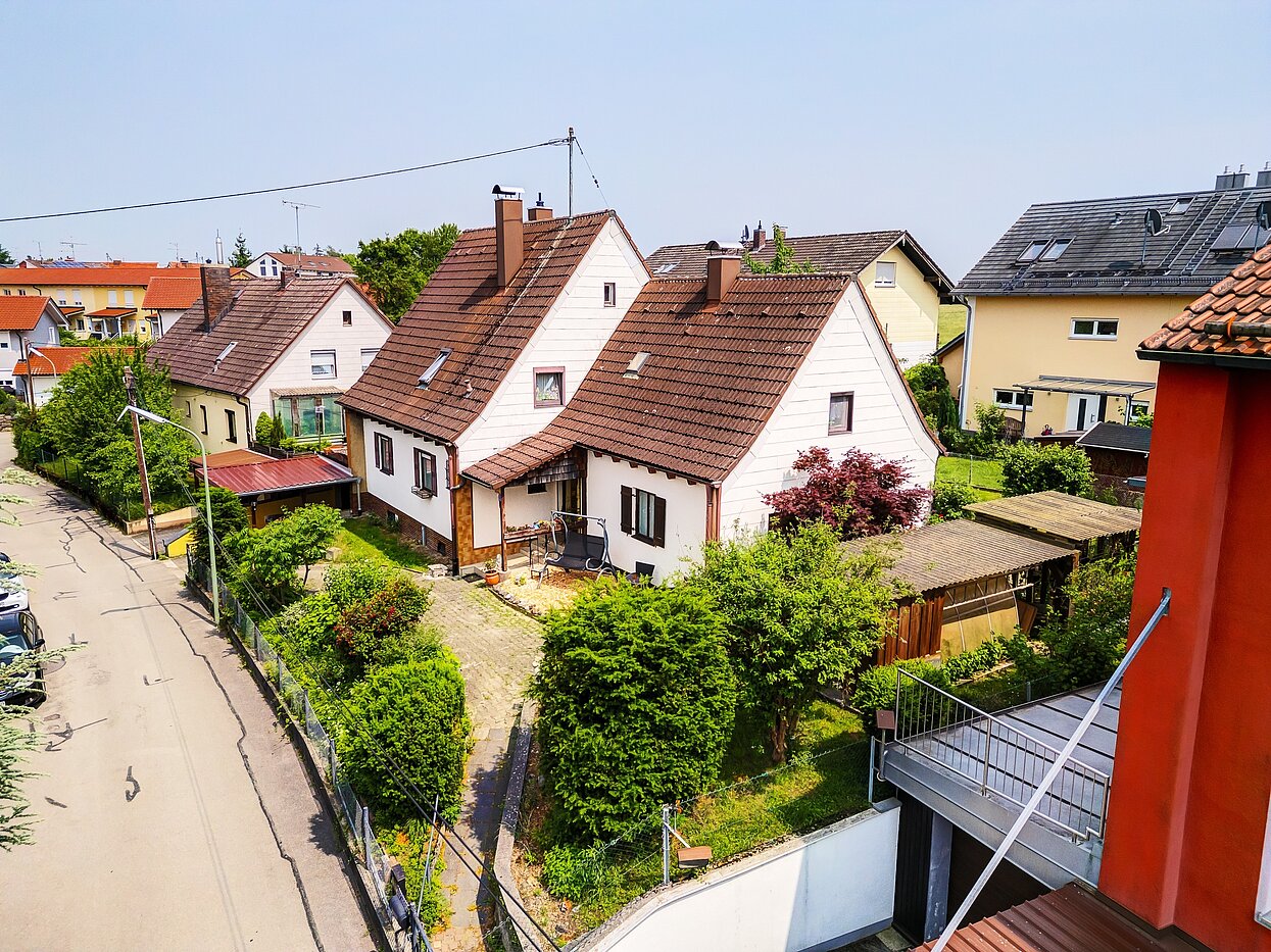 Detached house with 8 room | 70229 | Luftaufnahme