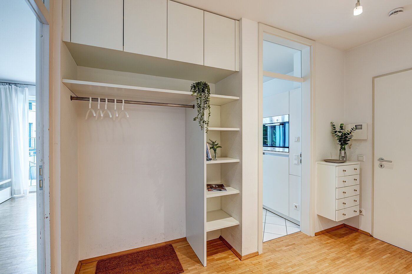 Apartment with 3 room | München-Neuhausen | 70489 | Garderobe