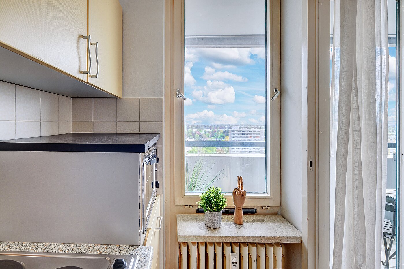 Apartment with 1 room | München-Solln | 2201ML92 | Küche mit Fenster