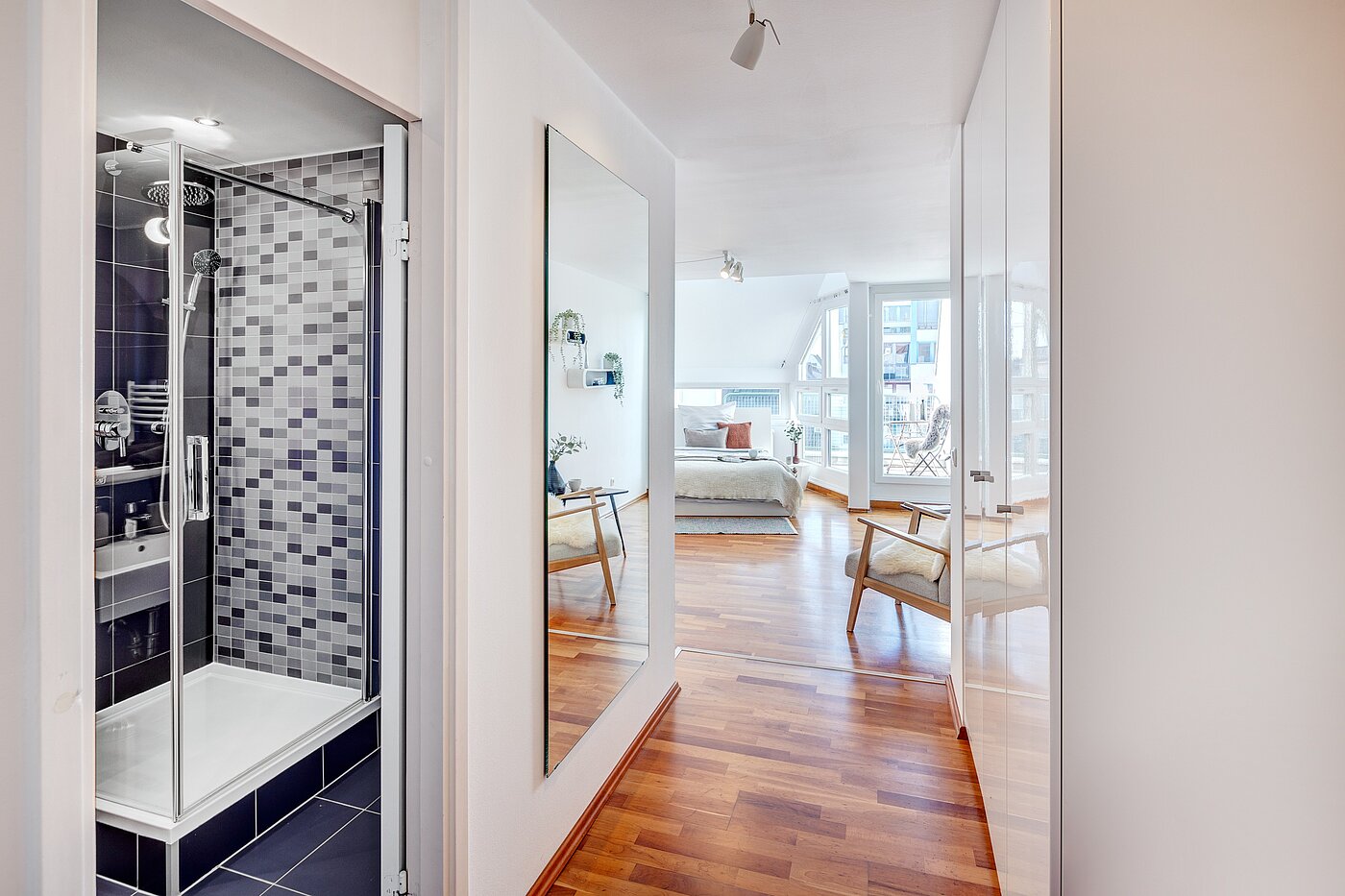 Apartment with 1 room | München-Maxvorstadt | 70165 | Flur mit Einbauten