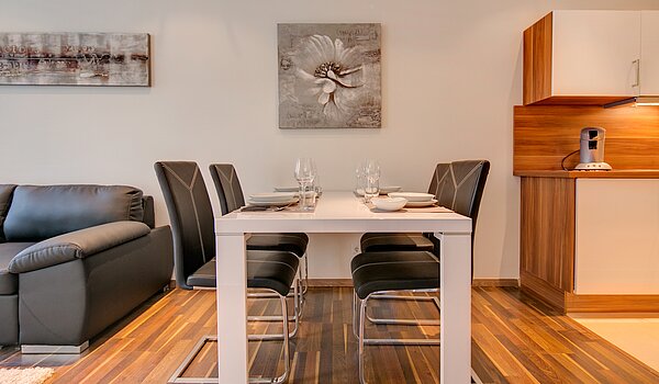 Ground floor apartment with 4 room | München-Neuhausen | 70471 | ...mit Platz zum Essen