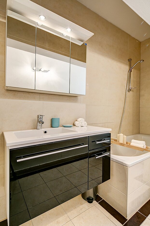 Apartment with 4 room | München-Maxvorstadt | 2011ML2 | ...Waschtisch und...