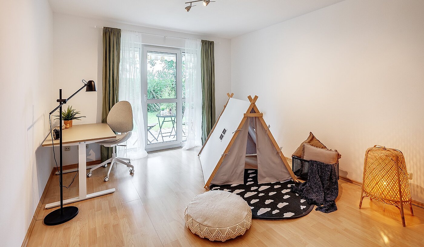 Apartment with 3 room | München-Hasenbergl | 2105ML10 | ... zum Garten